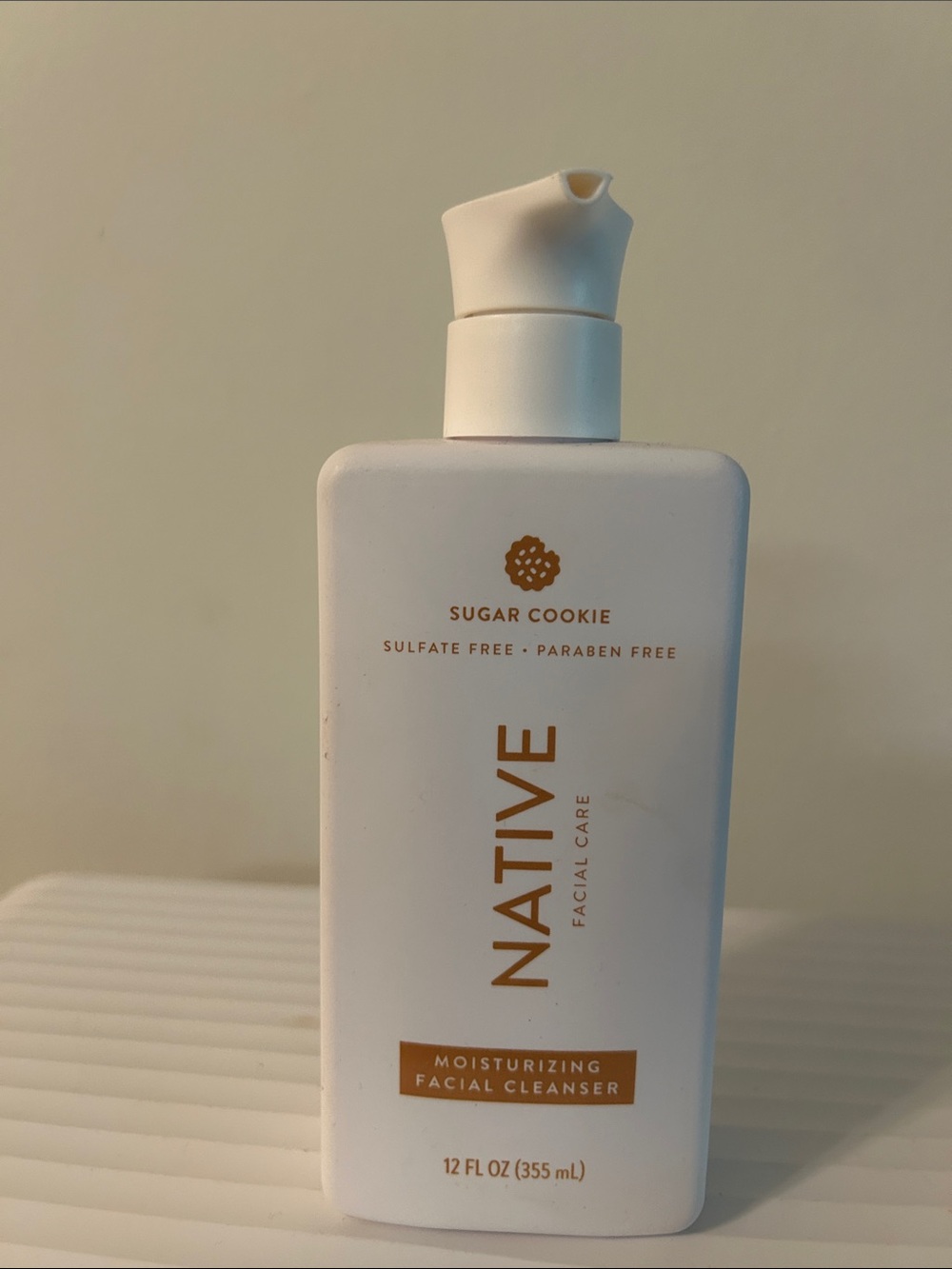 Native Sugar Cookie Moisturizing Facial Cleanser — White with Gold Accents